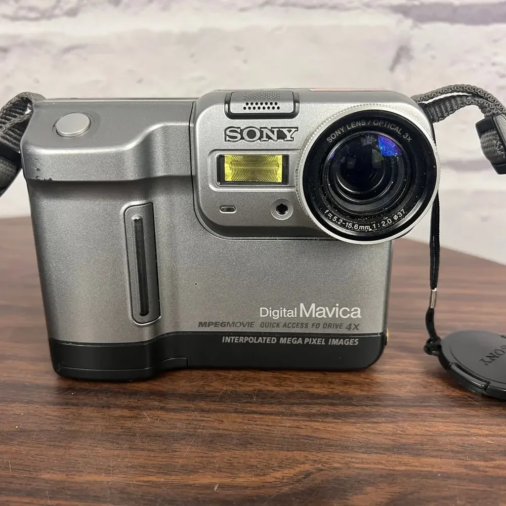 Sony Mavica MVC-FD83 Digital Camera Silver With Case For Parts / Repair